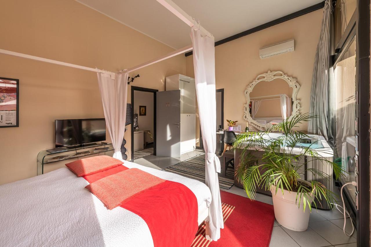 Snob Luxury Suite Cagliari Bagian luar foto